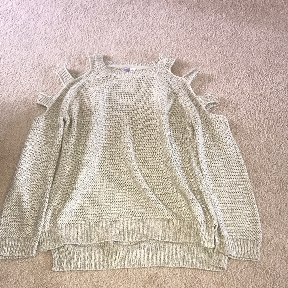 shoulder hole sweater